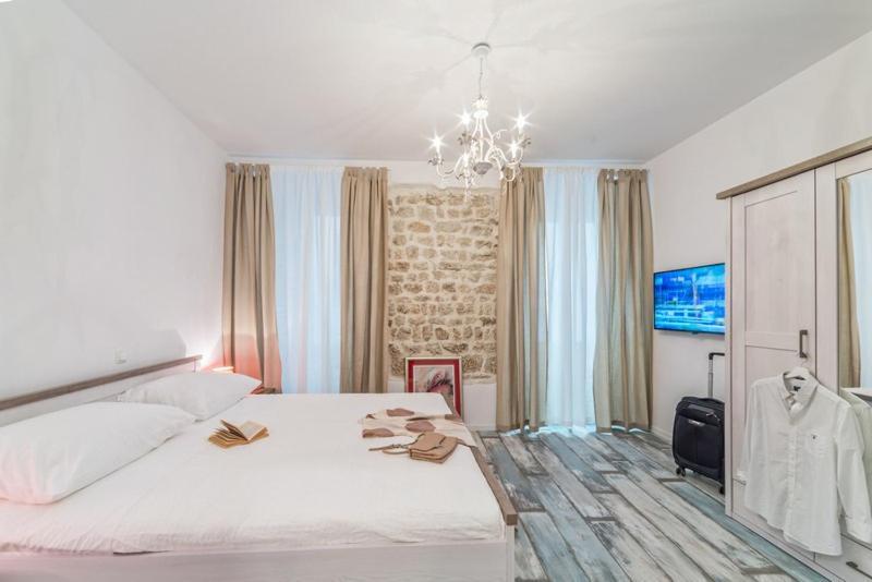 Lanterna Rooms&Apartment Zadar Buitenkant foto