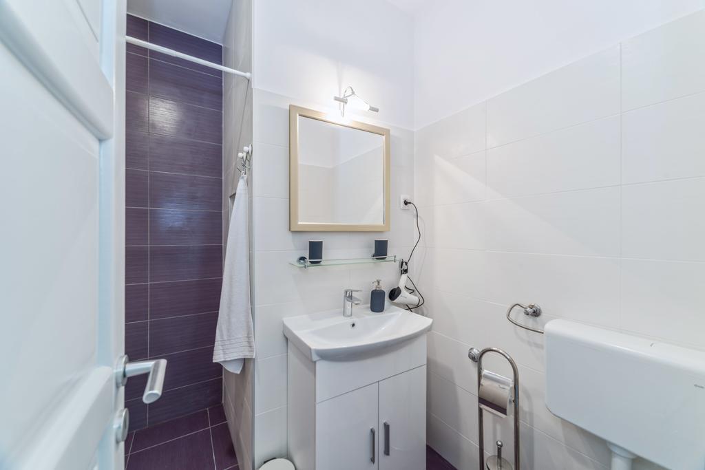 Lanterna Rooms&Apartment Zadar Buitenkant foto
