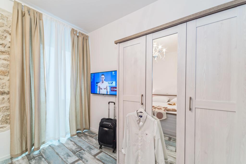 Lanterna Rooms&Apartment Zadar Kamer foto
