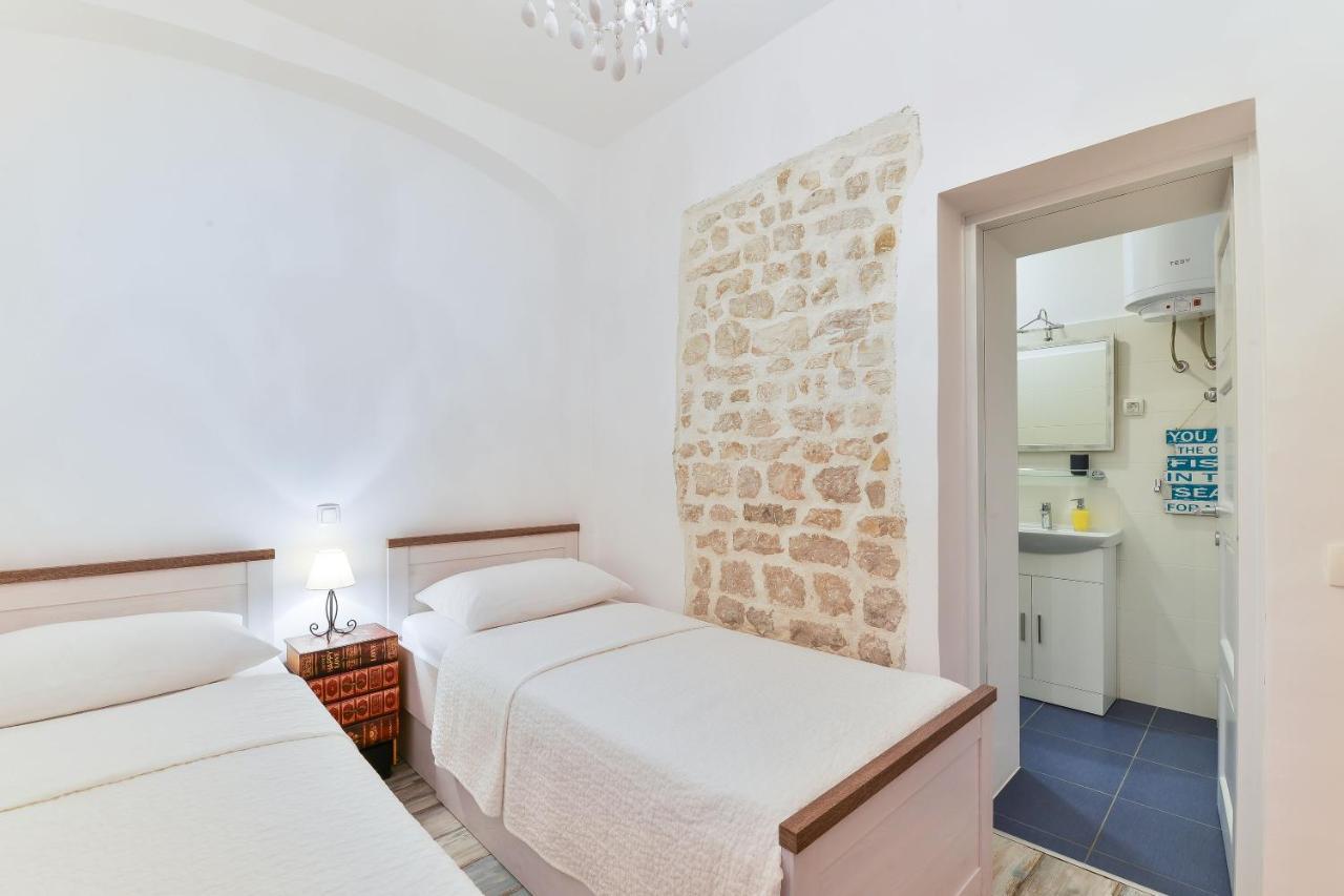 Lanterna Rooms&Apartment Zadar Buitenkant foto